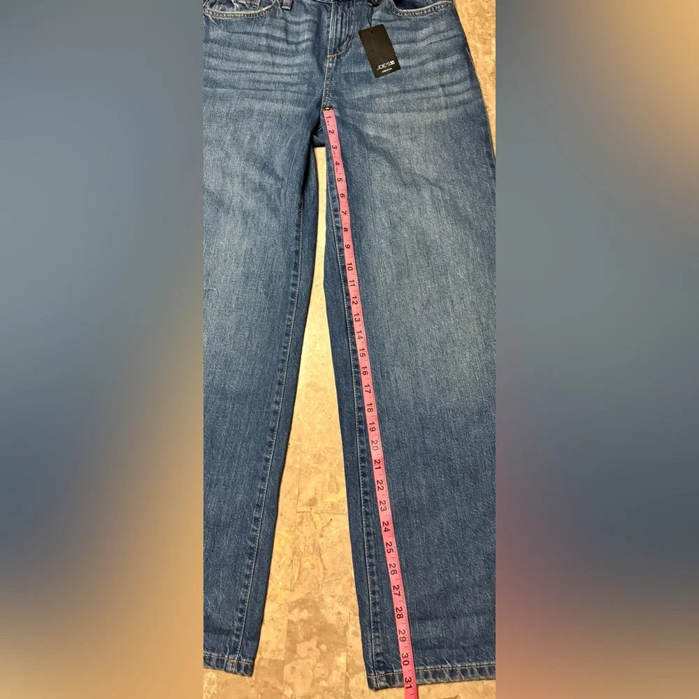 Joe's Jeans Women’s Blue Low Rise Flare & Wide Leg Denim
Sz 28. NWT - Picture 12 of 15